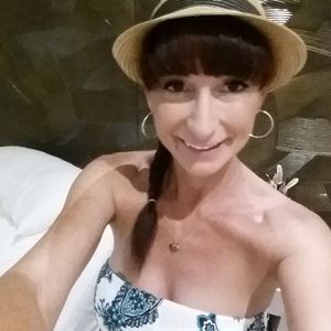 Meet your Posher, Simone